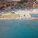 Pretty Beachfront Penthouse In 아파트