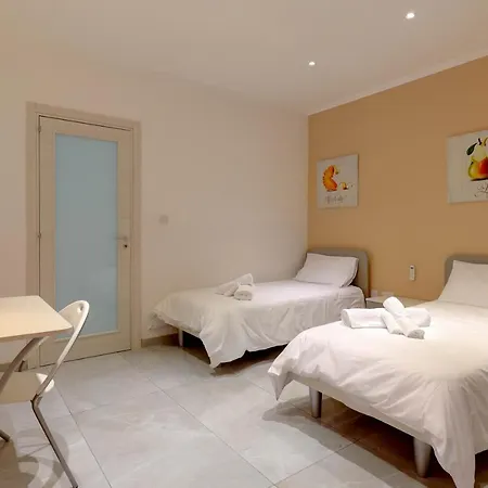 Premium Seafront Apartment With Panoramic Bay Views Apartment