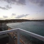 Apartamento Pretty Beachfront Penthouse In *