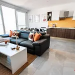 Pretty Beachfront Penthouse In Apartamento *