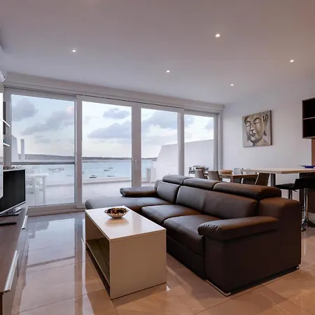 Pretty Beachfront Penthouse In Apartment Mellieha