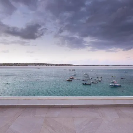 Pretty Beachfront Penthouse In Apartment Mellieha