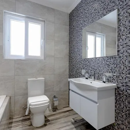 Pretty Beachfront Penthouse In Apartment Mellieha