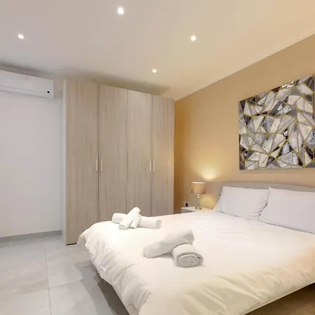 Pretty Beachfront Penthouse In Меллиеха