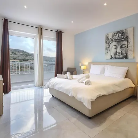 Pretty Beachfront Penthouse In Mellieha