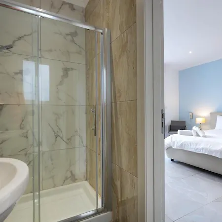 Pretty Beachfront Penthouse In Apartment Mellieha