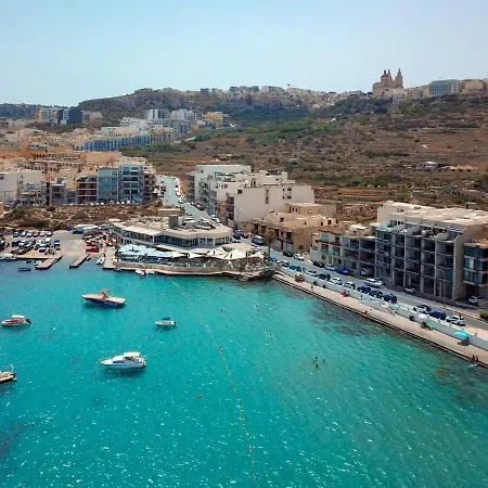 Apartman Pretty Beachfront Penthouse In Mellieħa