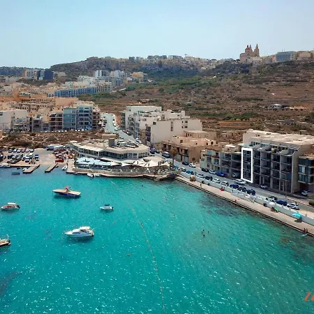 Pretty Beachfront Penthouse In * Mellieħa