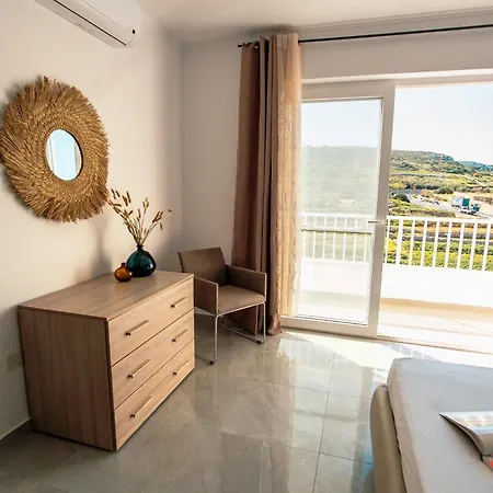 Pretty Beachfront Penthouse In