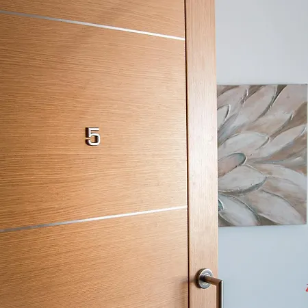 公寓 Pretty Beachfront Penthouse In 梅利哈