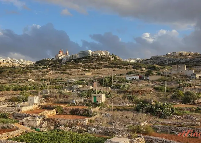 Appartement Pretty Beachfront Penthouse In *