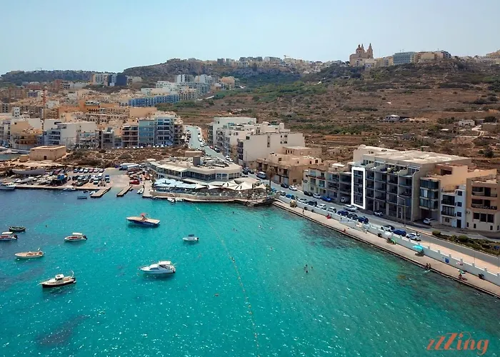 Pretty Beachfront Penthouse In * Mellieħa
