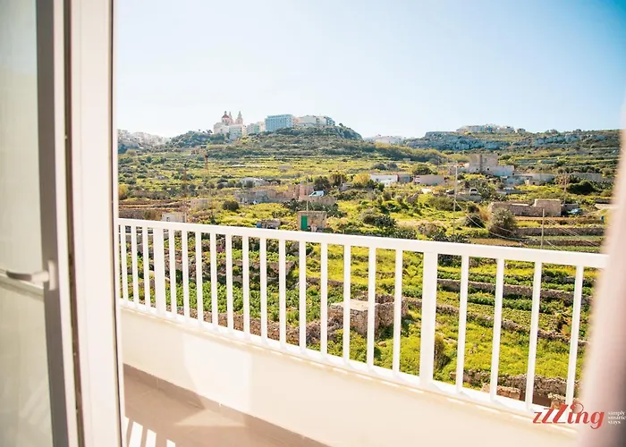 Appartement Pretty Beachfront Penthouse In *